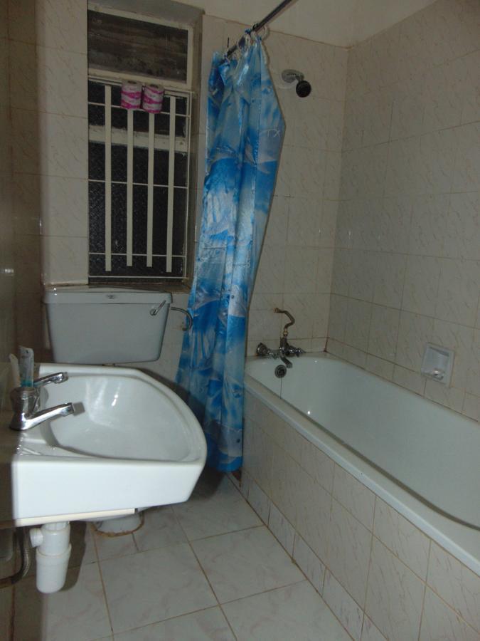 Brisk Hotel Triangle Njeru Extérieur photo